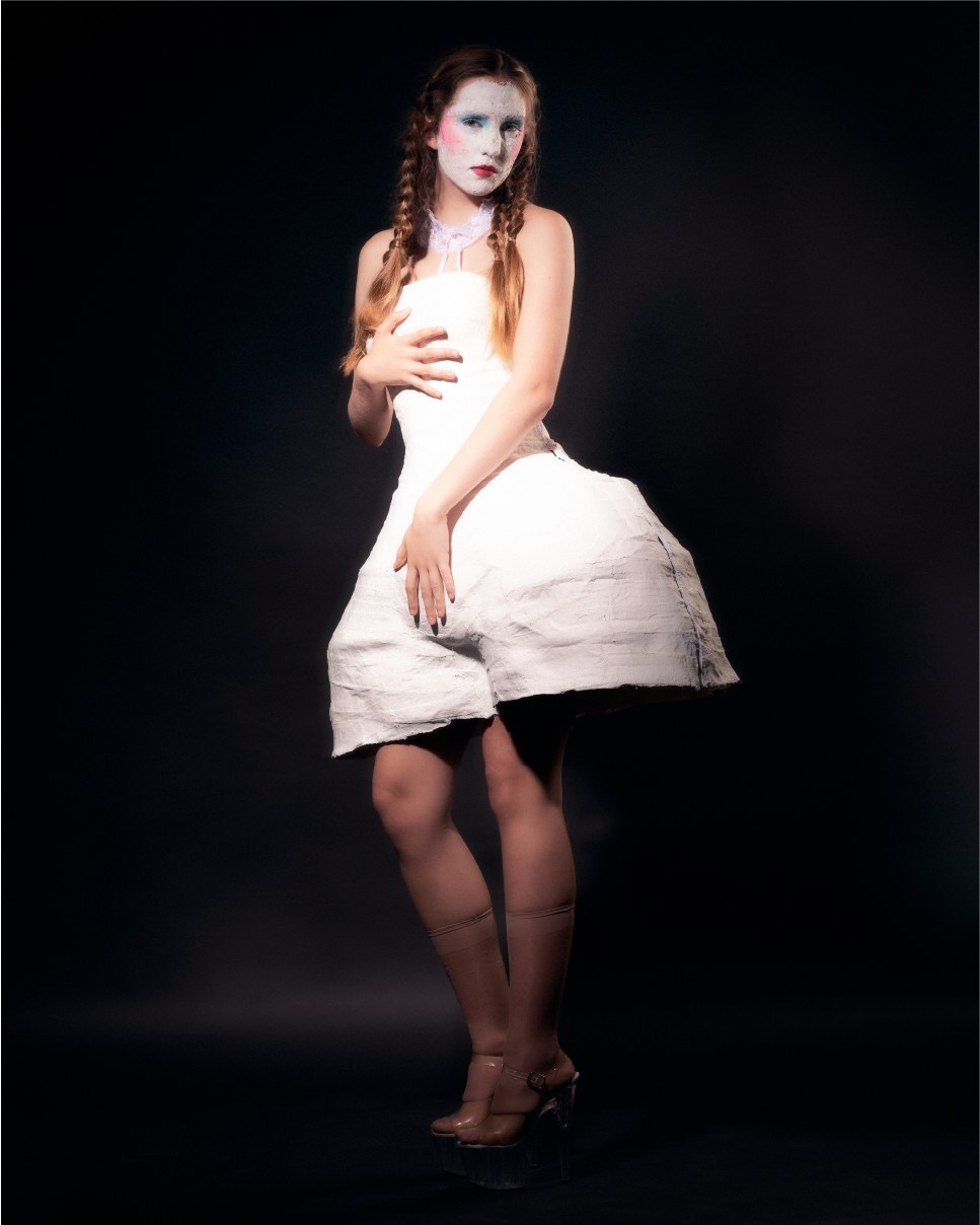 foto natalia tocando vestido 