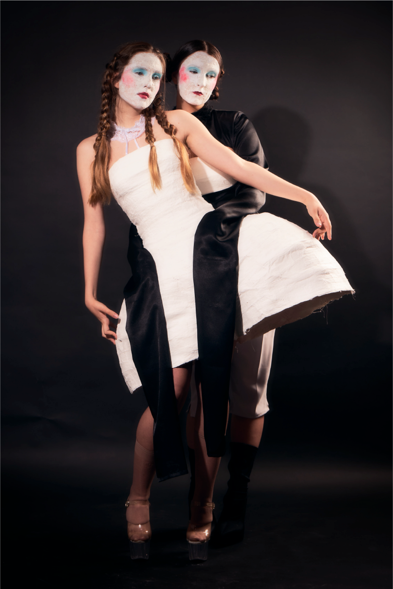 foto clara y natalia inclinadas