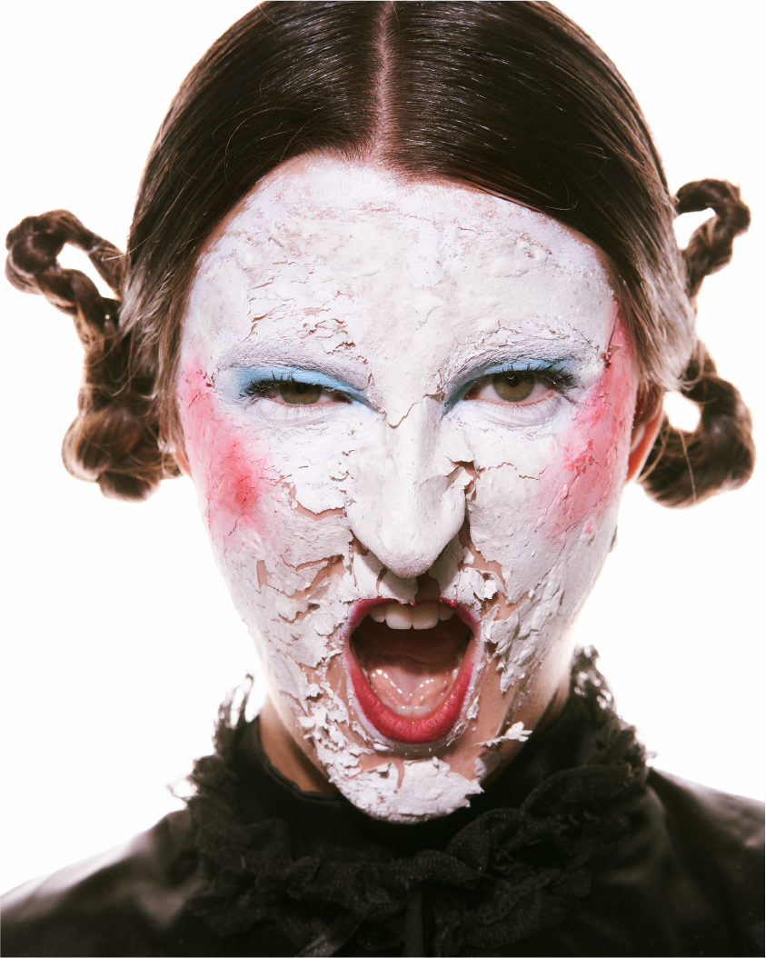 foto clara boca abierta